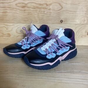 Champion tank‎ hiking style sneakers size 8